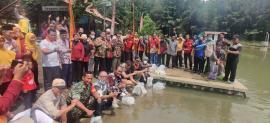 PENEBARAN BENIH IKAN DI TELAGA KEMUNING BERSAMA BUPATI GUNUNGKIDUL